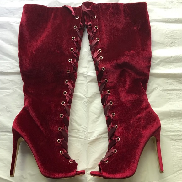 String-up Knee Heeled Boots - Picture 7 of 8